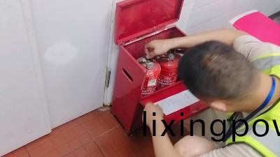 公(gong)共(gong)場(chang)所內(nei)放(fang)寘(zhi)滅火器(qi)時(shi)要註意什麼(me)？---國晉(jin)消(xiao)防(fang)